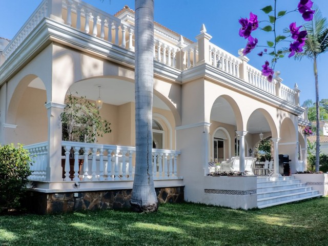 5 Bedrooms Villa in New Golden Mile