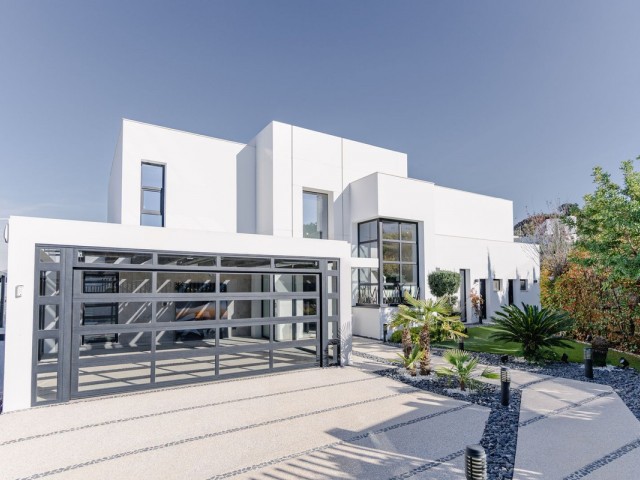 5 Bedrooms Villa in Mijas Golf