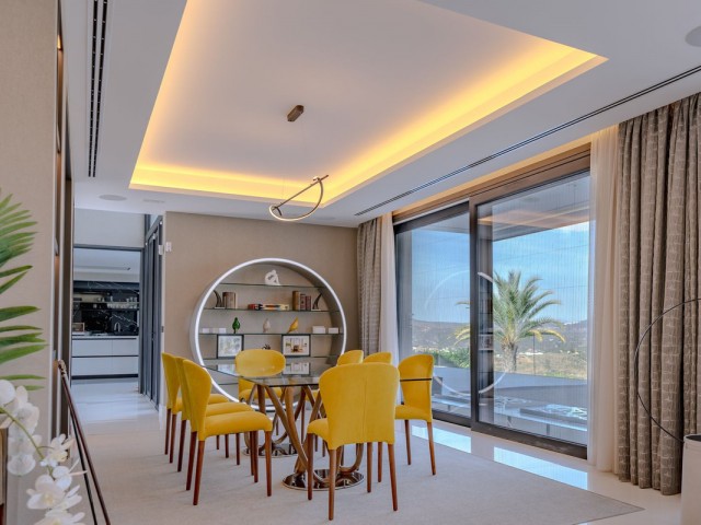 5 Bedrooms Villa in Mijas Golf