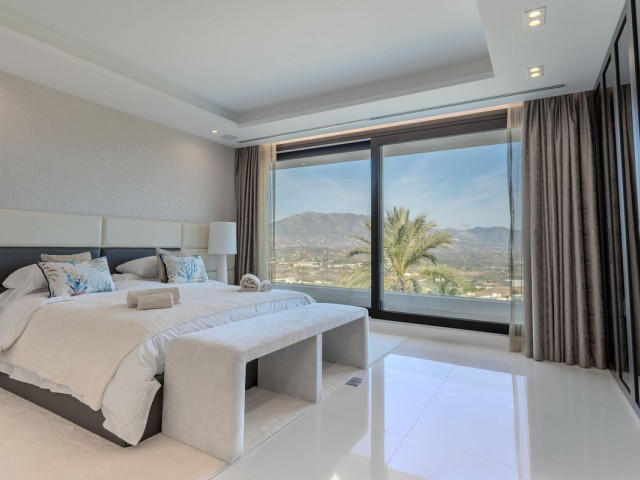 5 Bedrooms Villa in Mijas Golf