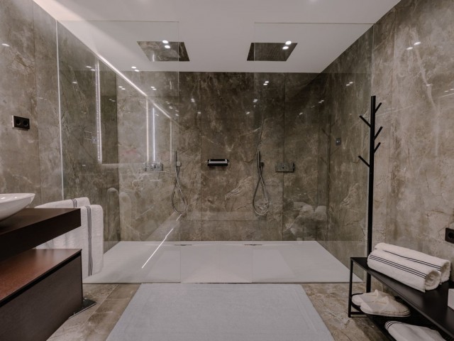 5 Bedrooms Villa in Mijas Golf