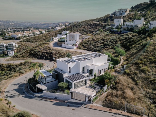 5 Bedrooms Villa in Mijas Golf