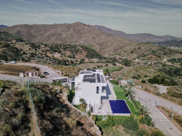 5 Bedrooms Villa in Mijas Golf