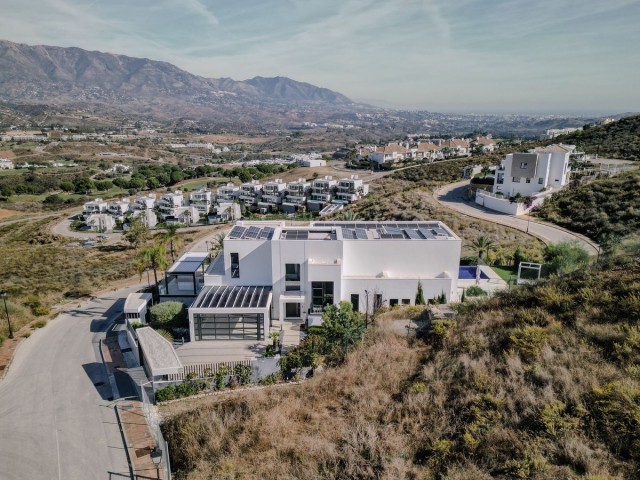 5 Bedrooms Villa in Mijas Golf