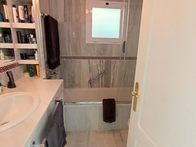 Appartement avec 2 Chambres  à Calahonda