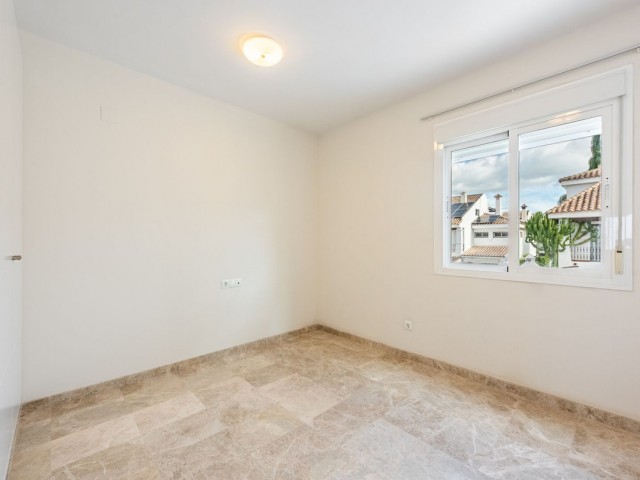 3 Slaapkamer Rijtjeshuis in Nueva Andalucía