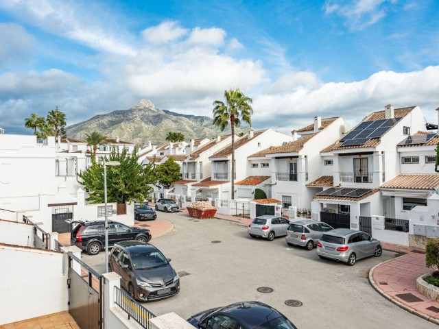 3 Schlafzimmer Reihenhaus in Nueva Andalucía