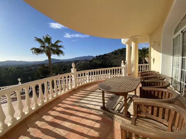 5 Bedrooms Villa in Mijas Golf