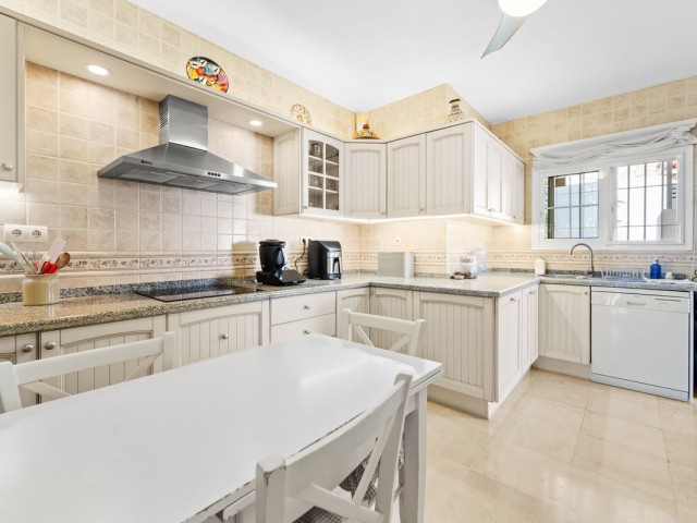 4 Bedrooms Villa in Mijas