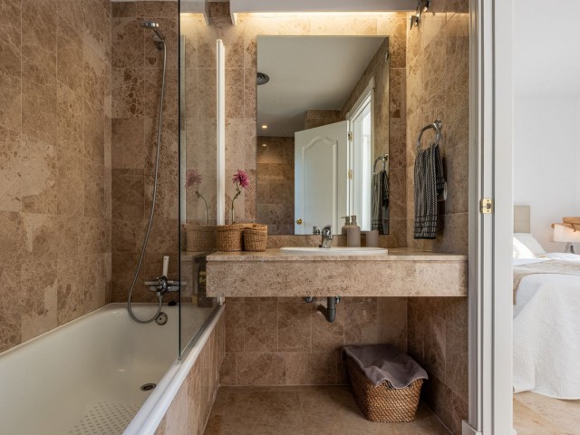 3 Bedrooms Apartment in Nueva Andalucía