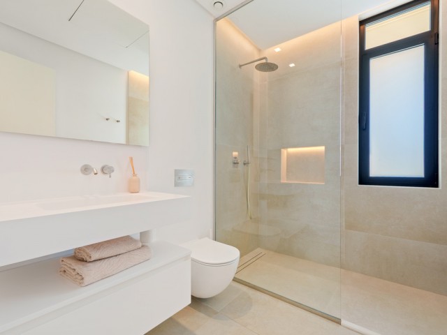 5 Bedrooms Villa in Nueva Andalucía