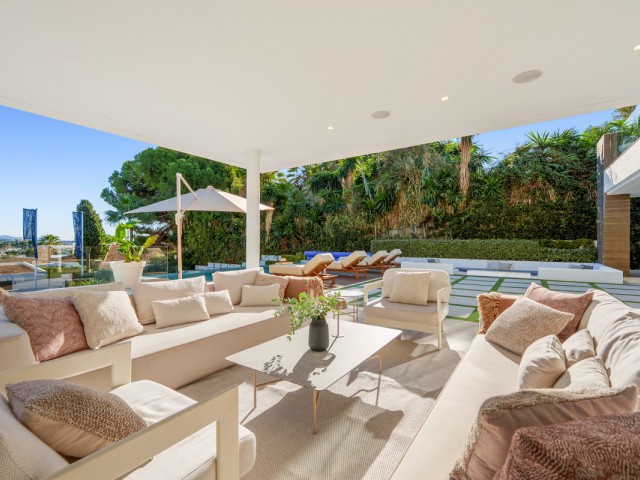 5 Schlafzimmer Villa in Nueva Andalucía