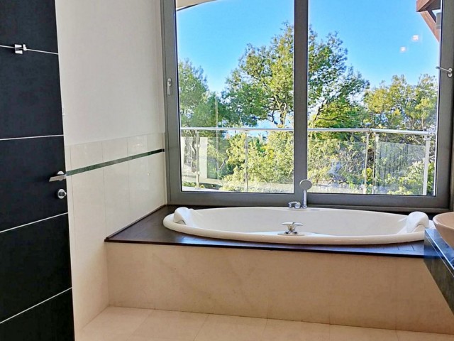 5 Bedrooms Villa in Sierra Blanca