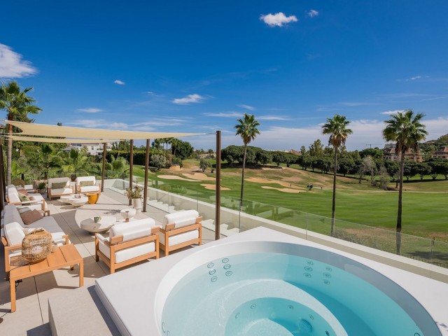 Villa avec 4 Chambres  à Nueva Andalucía