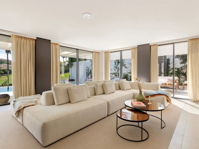 Villa avec 4 Chambres  à Nueva Andalucía