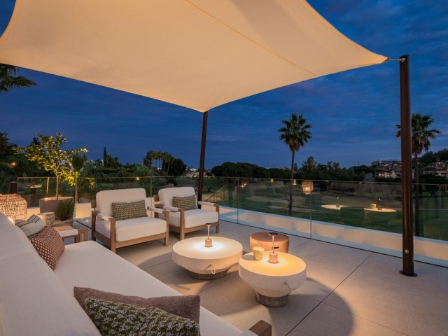 Villa avec 4 Chambres  à Nueva Andalucía