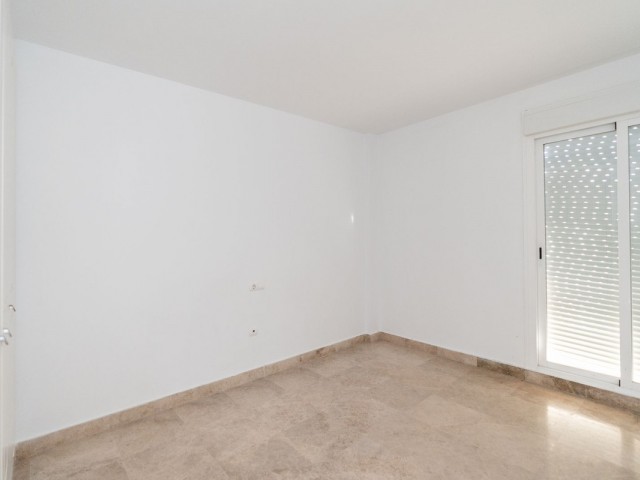 Maison mitoyenne avec 3 Chambres  à Nueva Andalucía