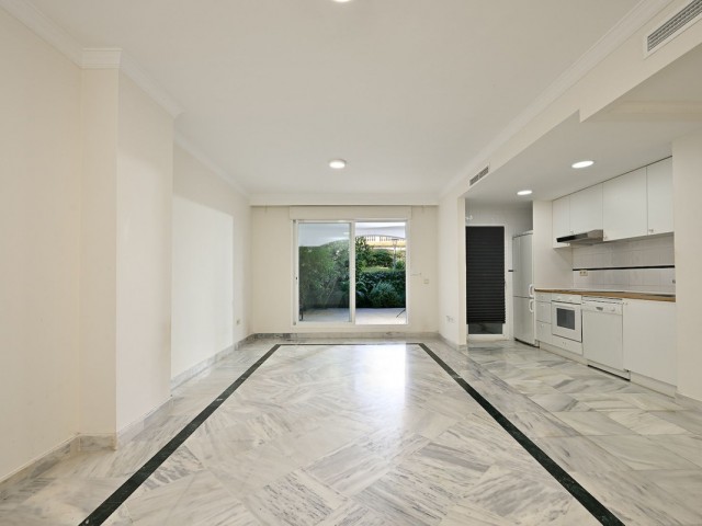 2 Bedrooms Apartment in Puerto Banús