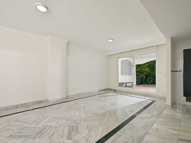 2 Bedrooms Apartment in Puerto Banús