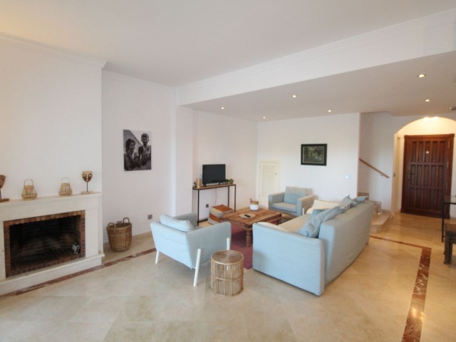 Appartement, San Roque Club, R5236114