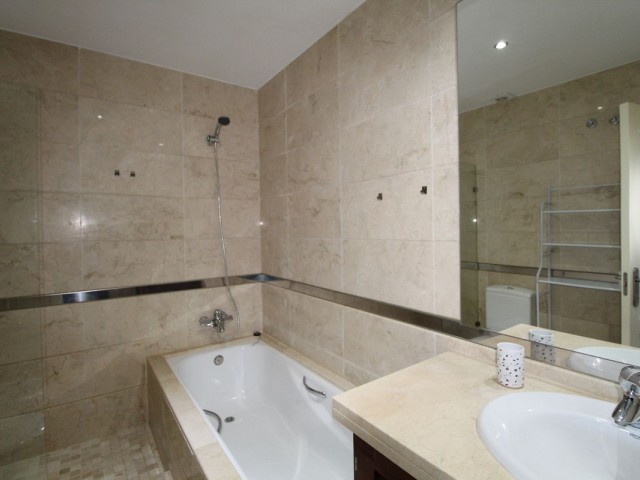 Appartement avec 3 Chambres  à San Roque Club