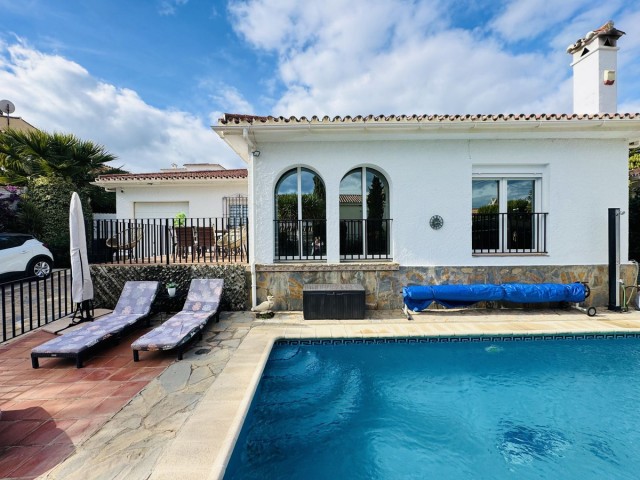 4 Bedrooms Villa in La Duquesa