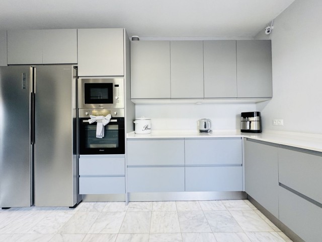 4 Bedrooms Villa in La Duquesa