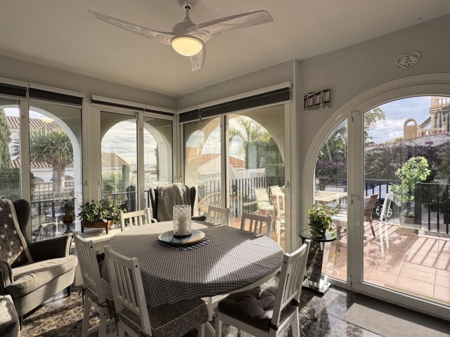 4 Bedrooms Villa in La Duquesa