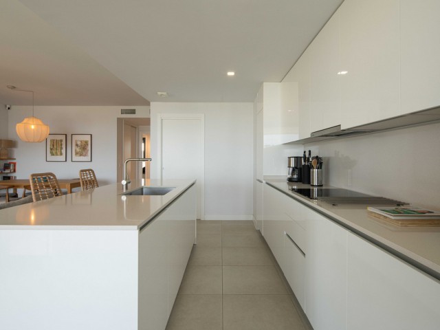 Appartement avec 4 Chambres  à Estepona