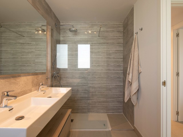 Appartement avec 4 Chambres  à Estepona