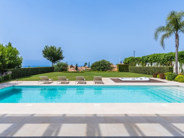 Villa con 5 Dormitorios  en Santa Clara