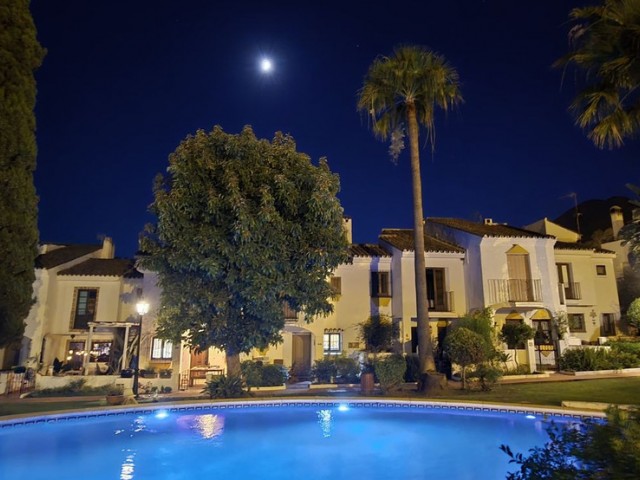 3 Bedrooms Townhouse in Benahavís