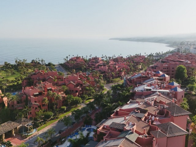 3 Bedrooms Apartment in Estepona