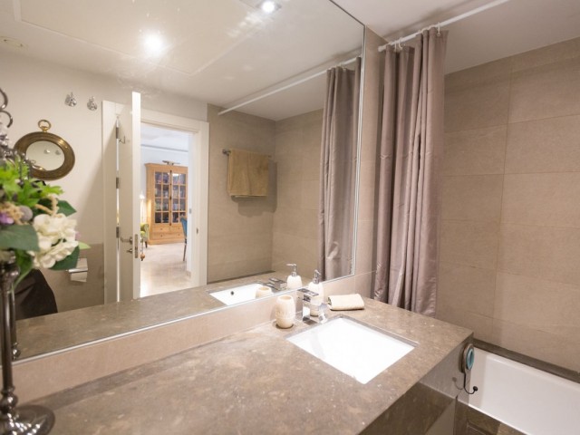 2 Soveroms Leilighet i Nueva Andalucía