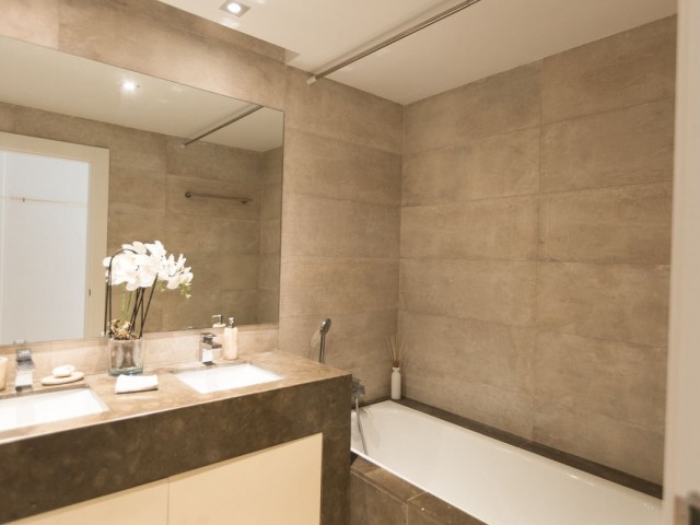 2 Soveroms Leilighet i Nueva Andalucía