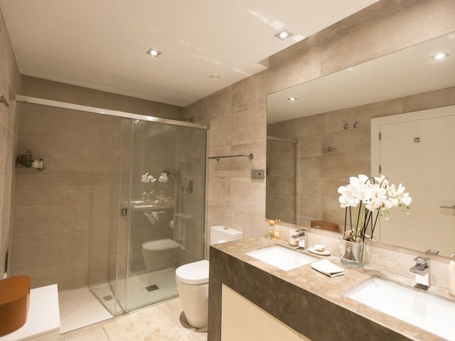 2 Soveroms Leilighet i Nueva Andalucía