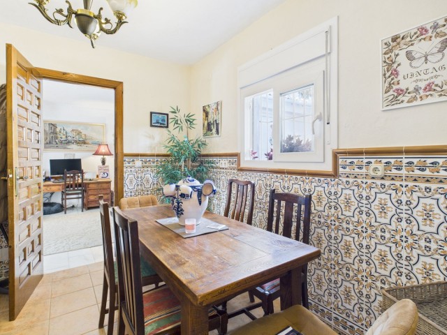 4 Bedrooms Villa in Estepona