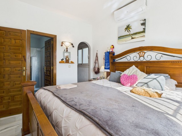 4 Bedrooms Villa in Estepona