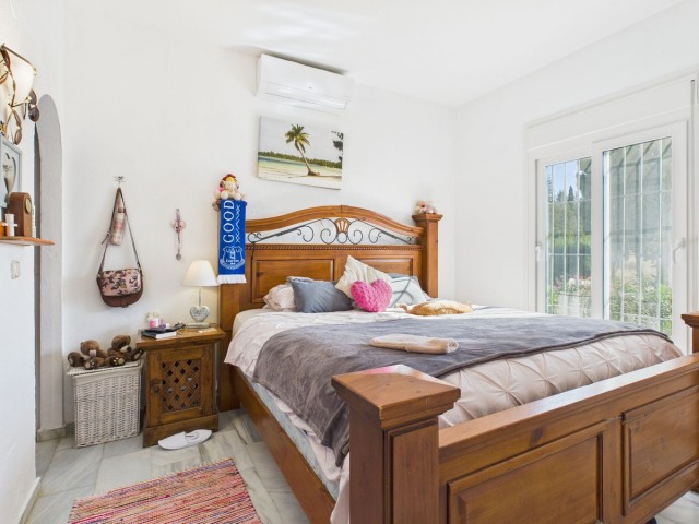 4 Bedrooms Villa in Estepona