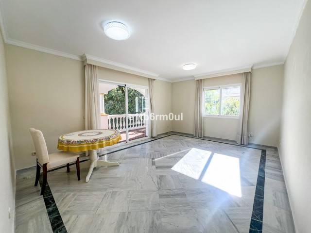 Apartment, The Golden Mile, R5236693