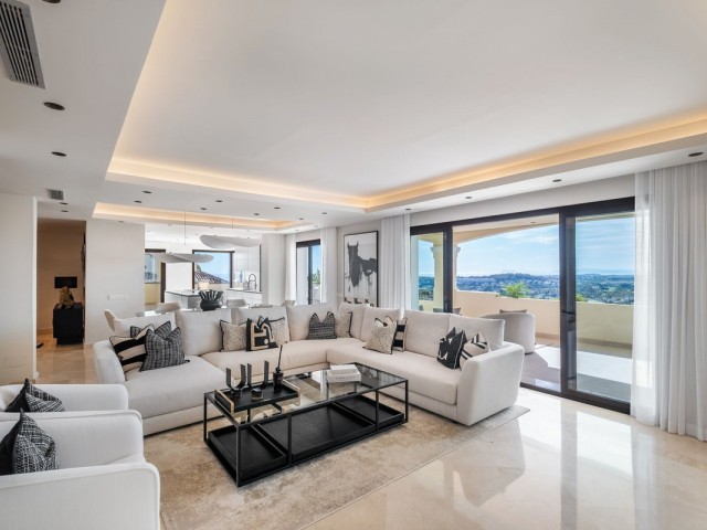 4 Bedrooms Apartment in Marbella