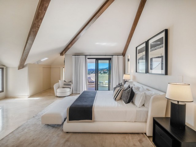 4 Bedrooms Apartment in Marbella