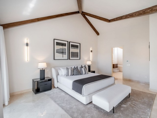 4 Bedrooms Apartment in Marbella