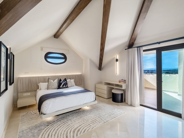 4 Bedrooms Apartment in Marbella