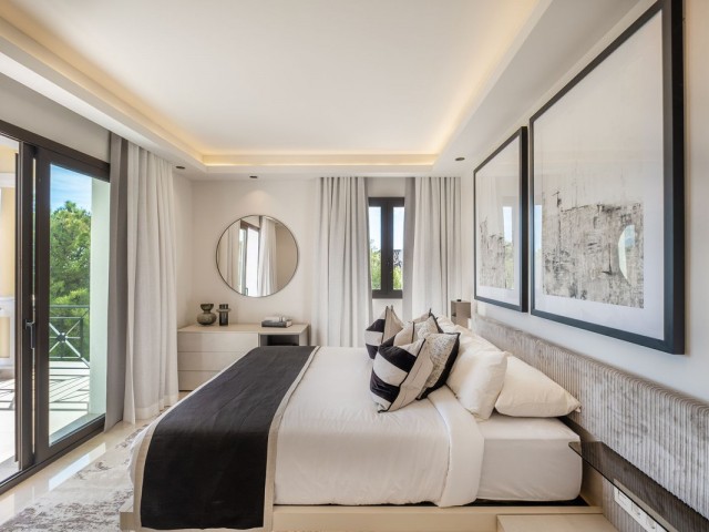 4 Bedrooms Apartment in Marbella