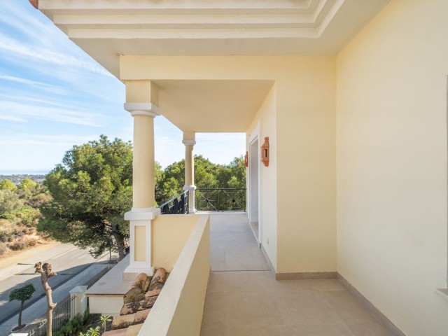 4 Bedrooms Apartment in Marbella