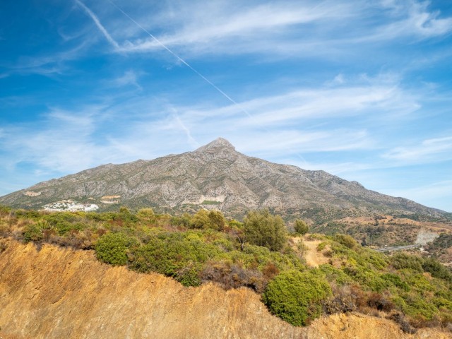 4 Bedrooms Apartment in Marbella