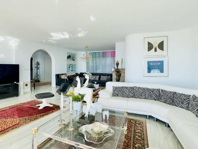 5 Bedrooms Villa in Torremuelle