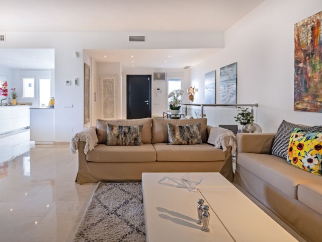 4 Bedrooms Townhouse in Nueva Andalucía