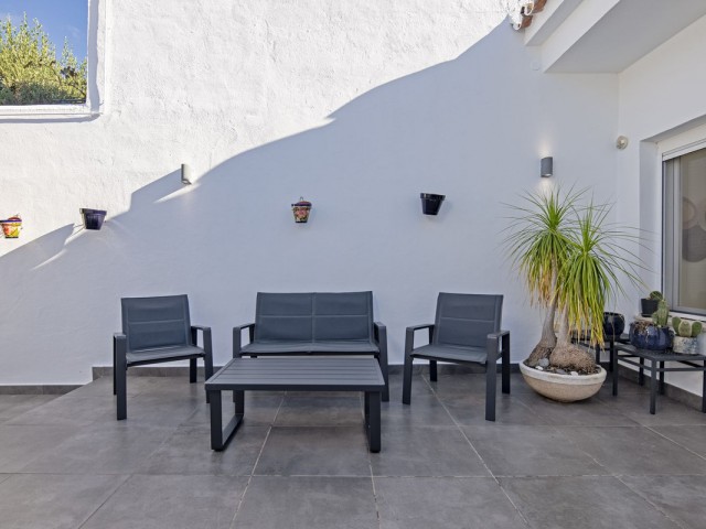 4 Schlafzimmer Reihenhaus in Nueva Andalucía